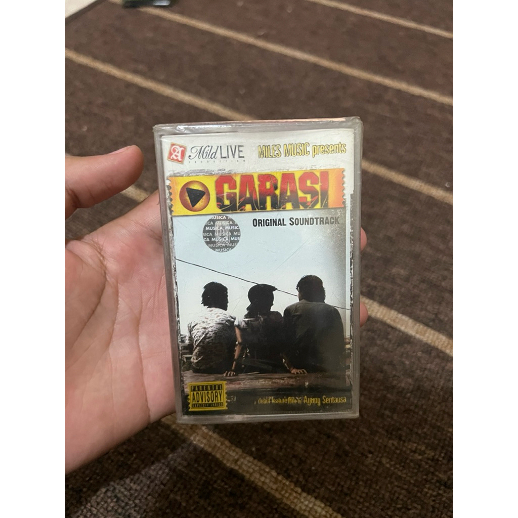 kaset pita garasi segel