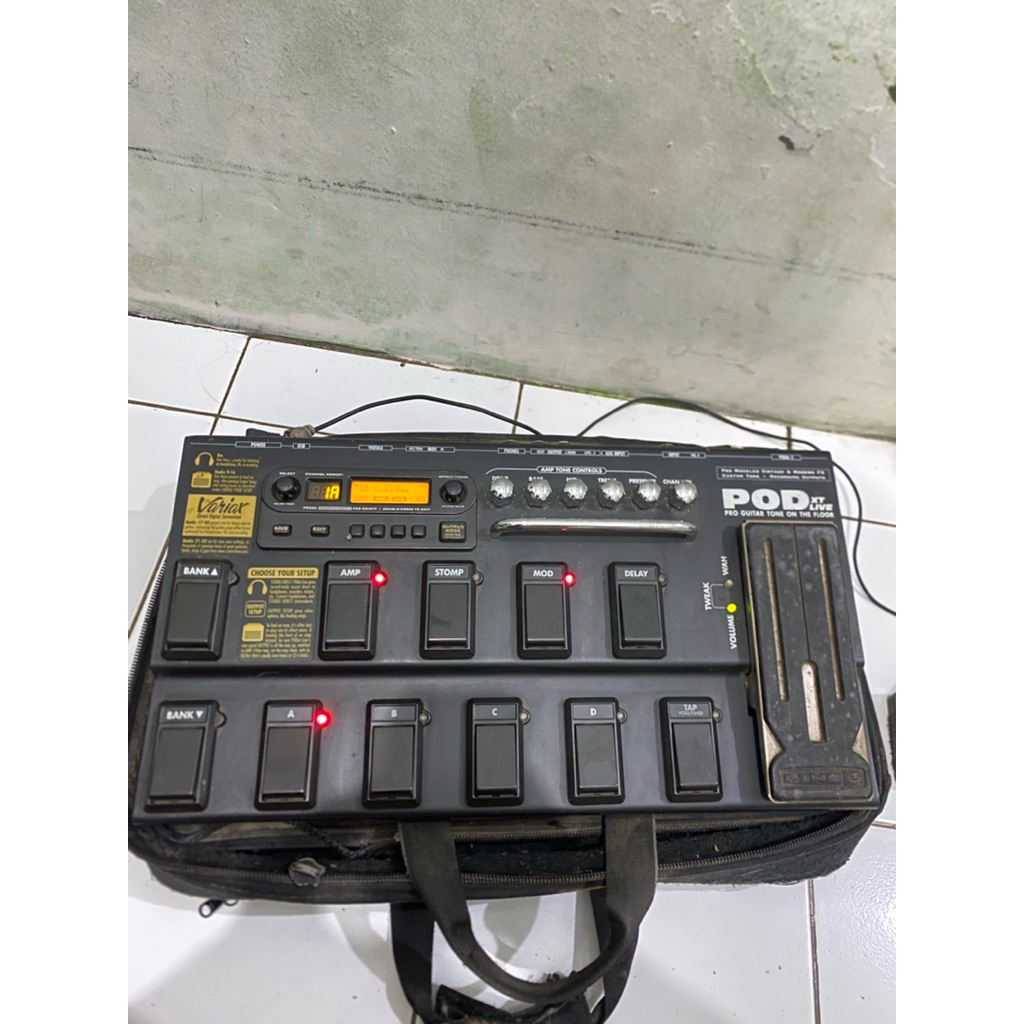 Efek Gitar Listrik POD XT LIVE