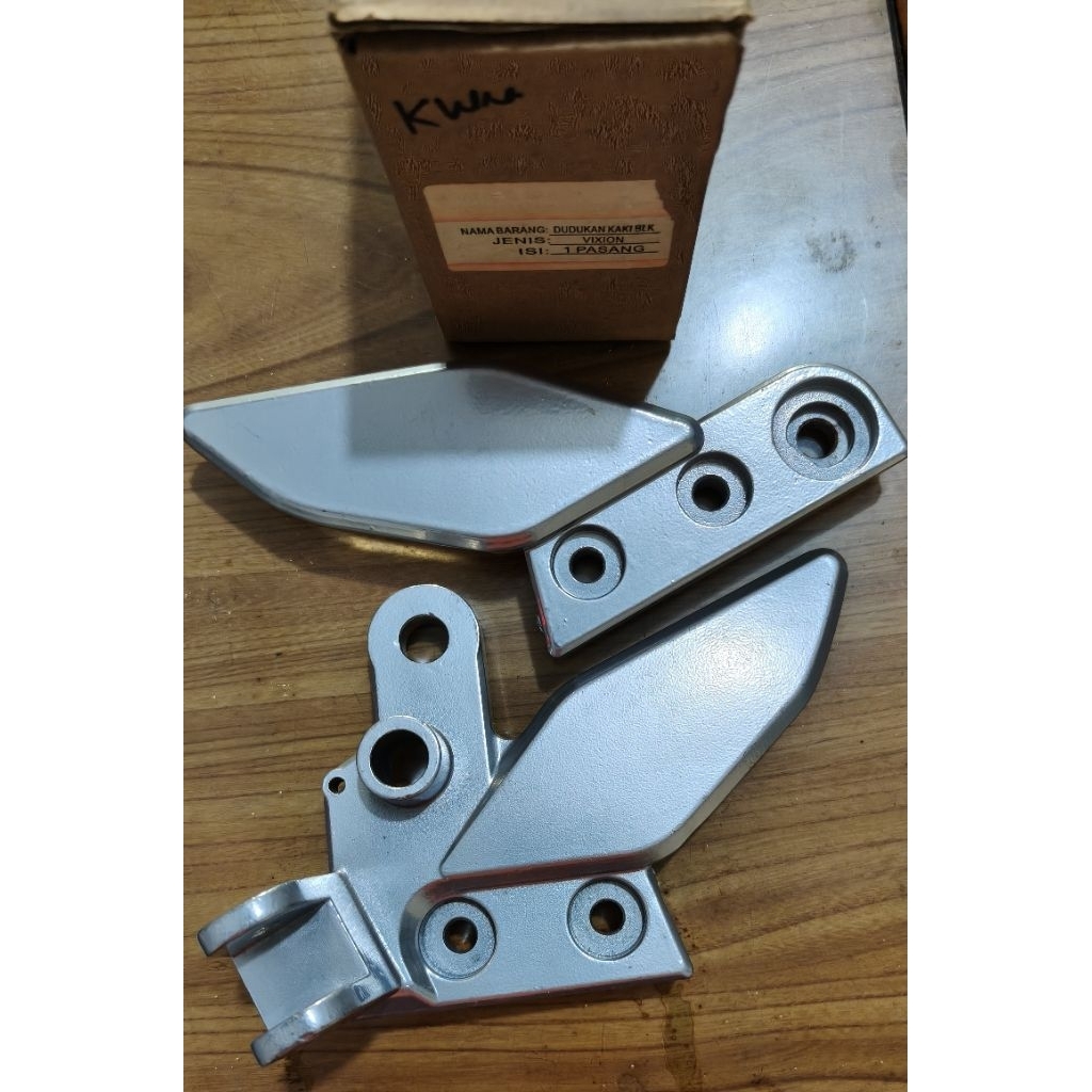Dudukan FootStep Belakang Vixion Lama