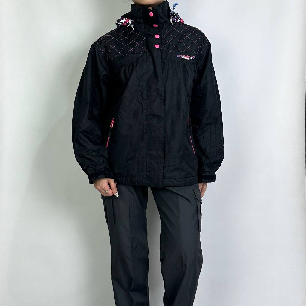 Jaket Gunung Wanita Kissmark size S (seperti baru) Anti air 100% original 180426F