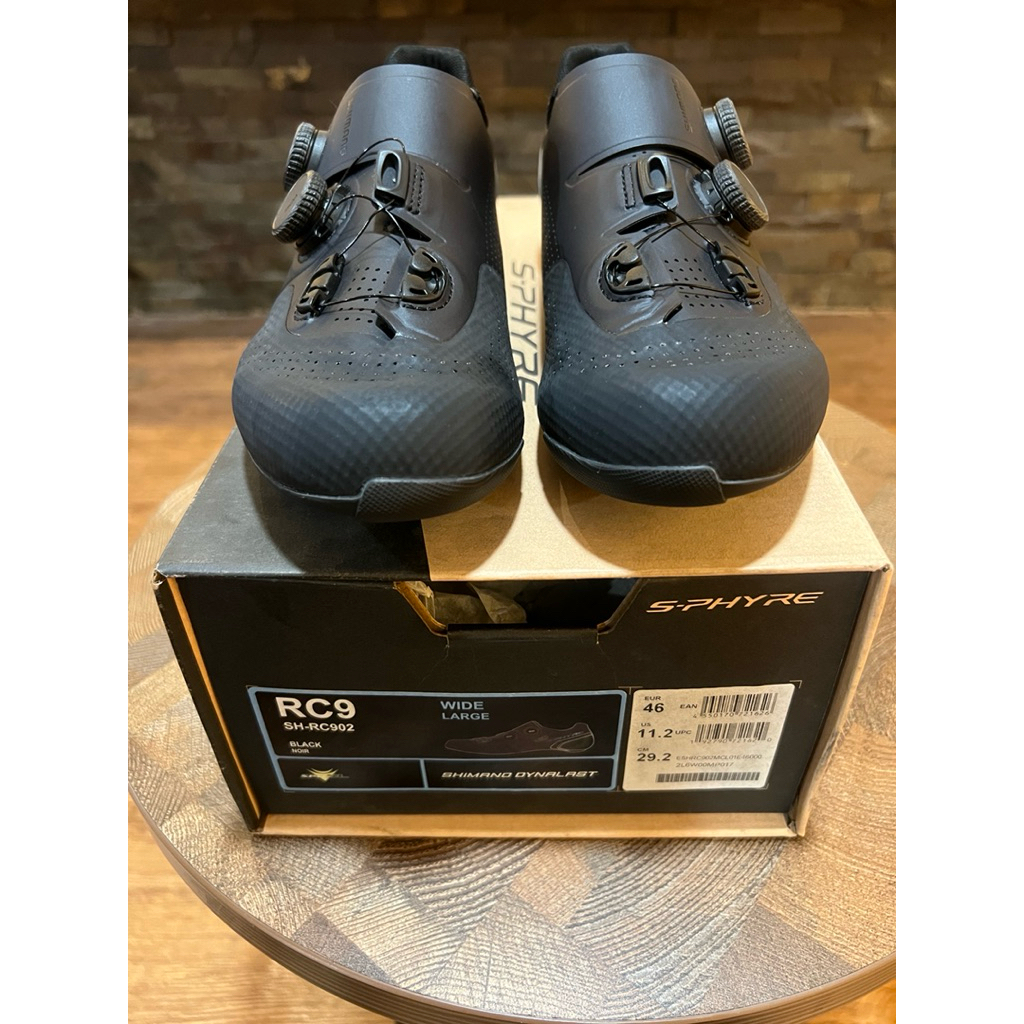 Sepati sepeda Shimano RC902 Black