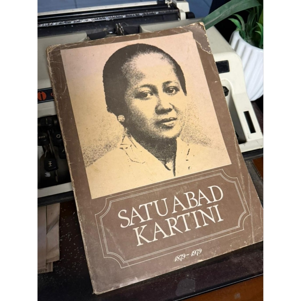 Buku Satu Abad Kartini 1879 - 1979
