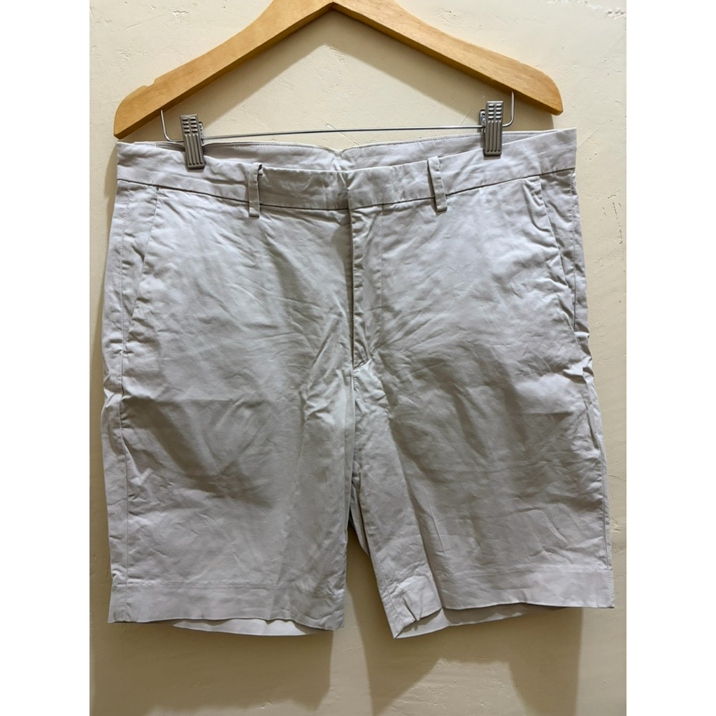 CELANA PENDEK UNIQLO SECOND