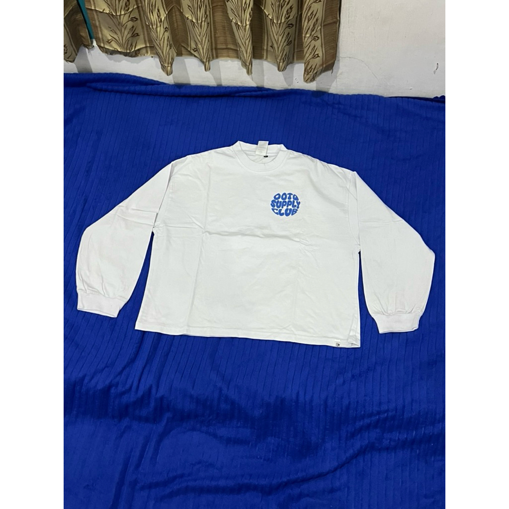 Longsleeve size M by ootdsupply