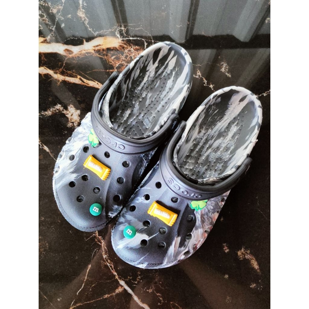 Crocs Original Reject Cutting Hitam Putih Marble 24cm