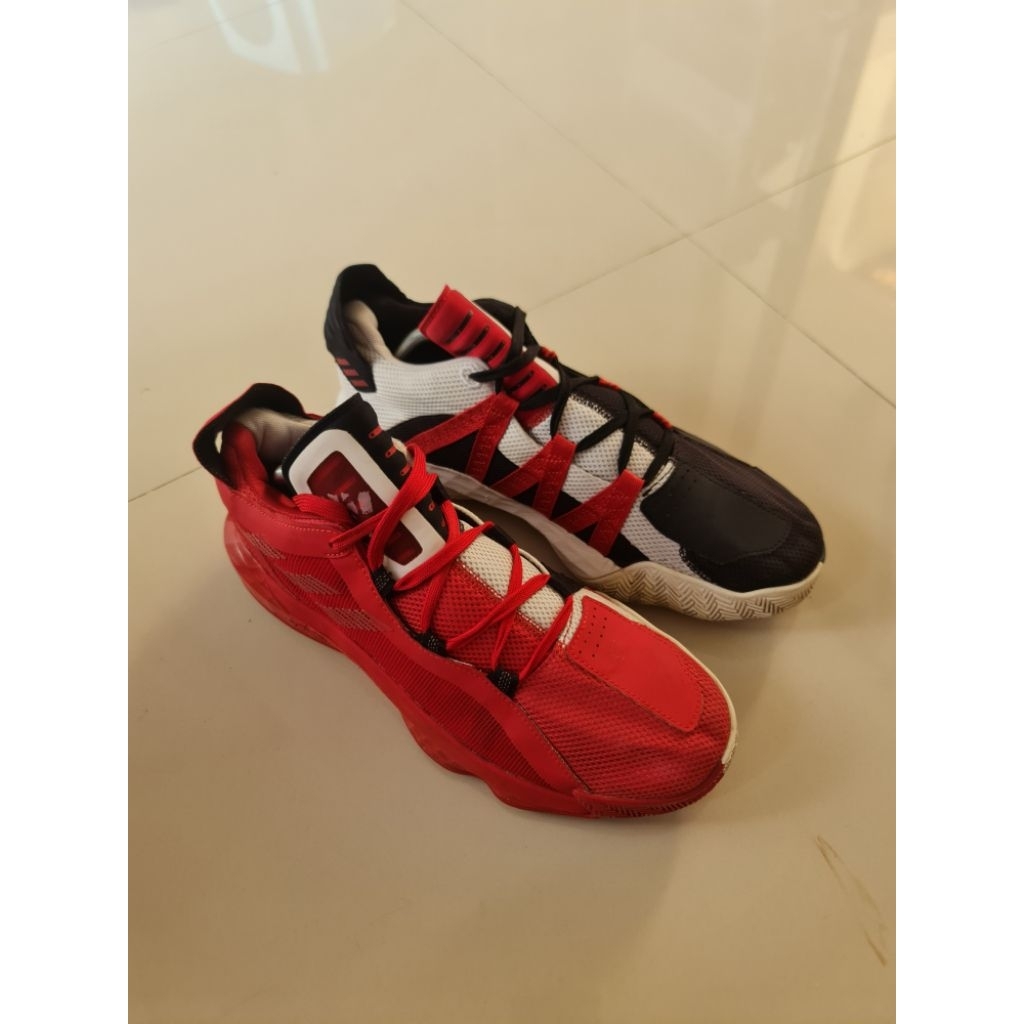 130. Sepatu Basket Pria Adidas Dame 6 Scartlet FY0850
Mantan / Bekas / Second

ART FY0850
Size : 43.