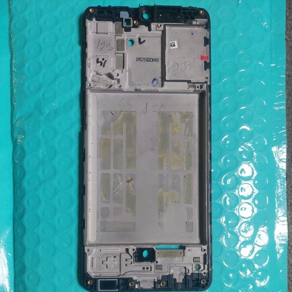 Frame Tatakan Dudukan Lcd SAMSUNG A31 Copotan Original