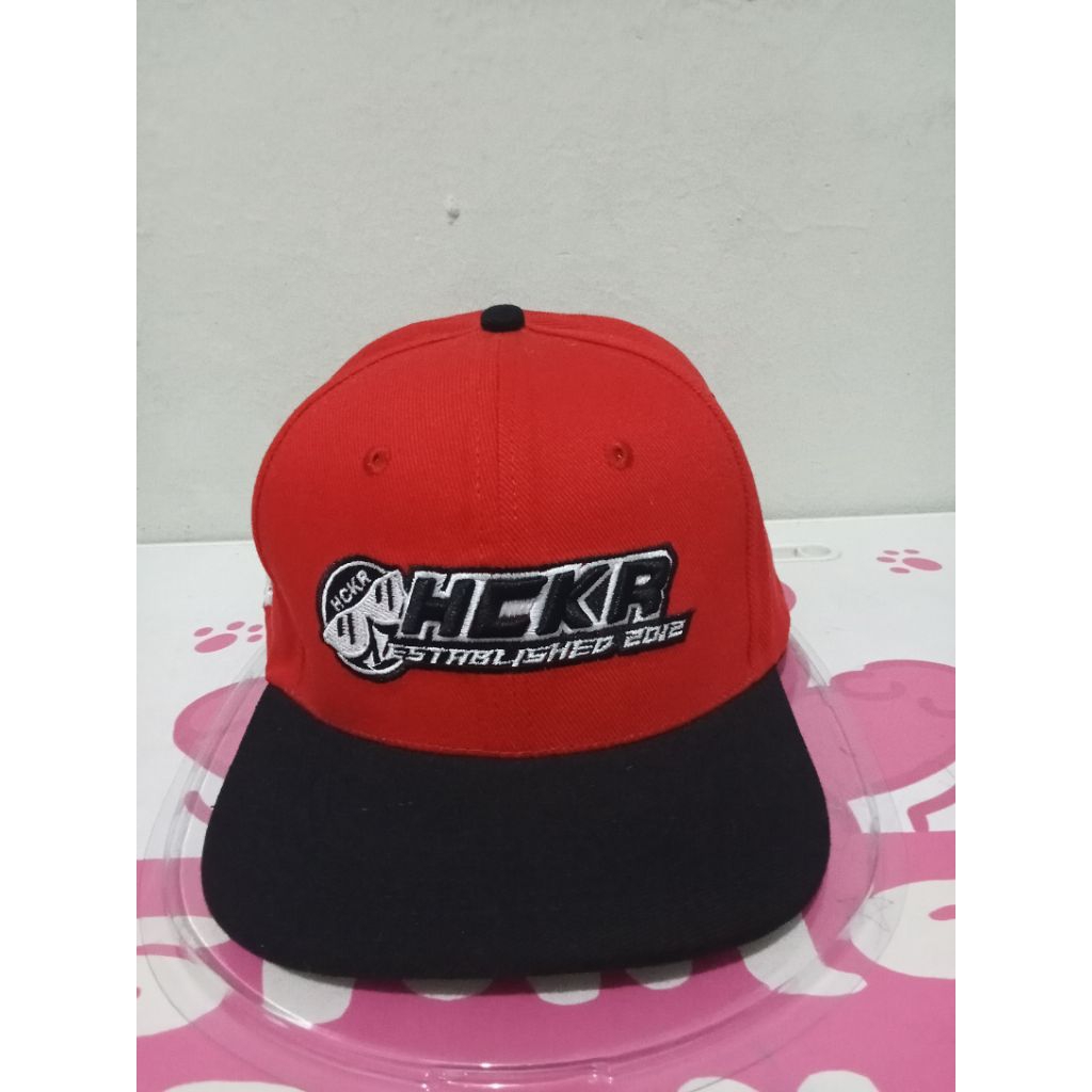 topi snapback hecker