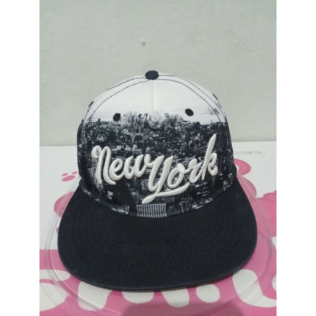 topi snapback H&M
