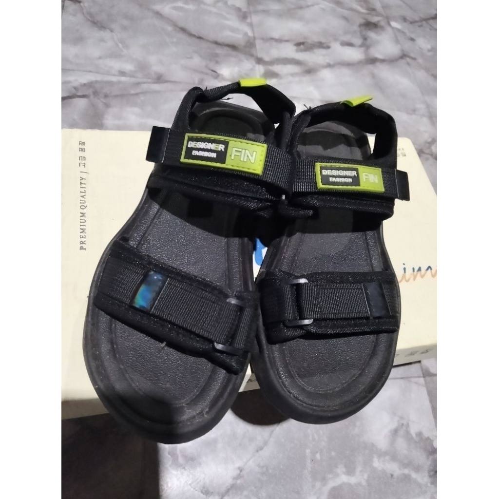 preloved sandal size 35