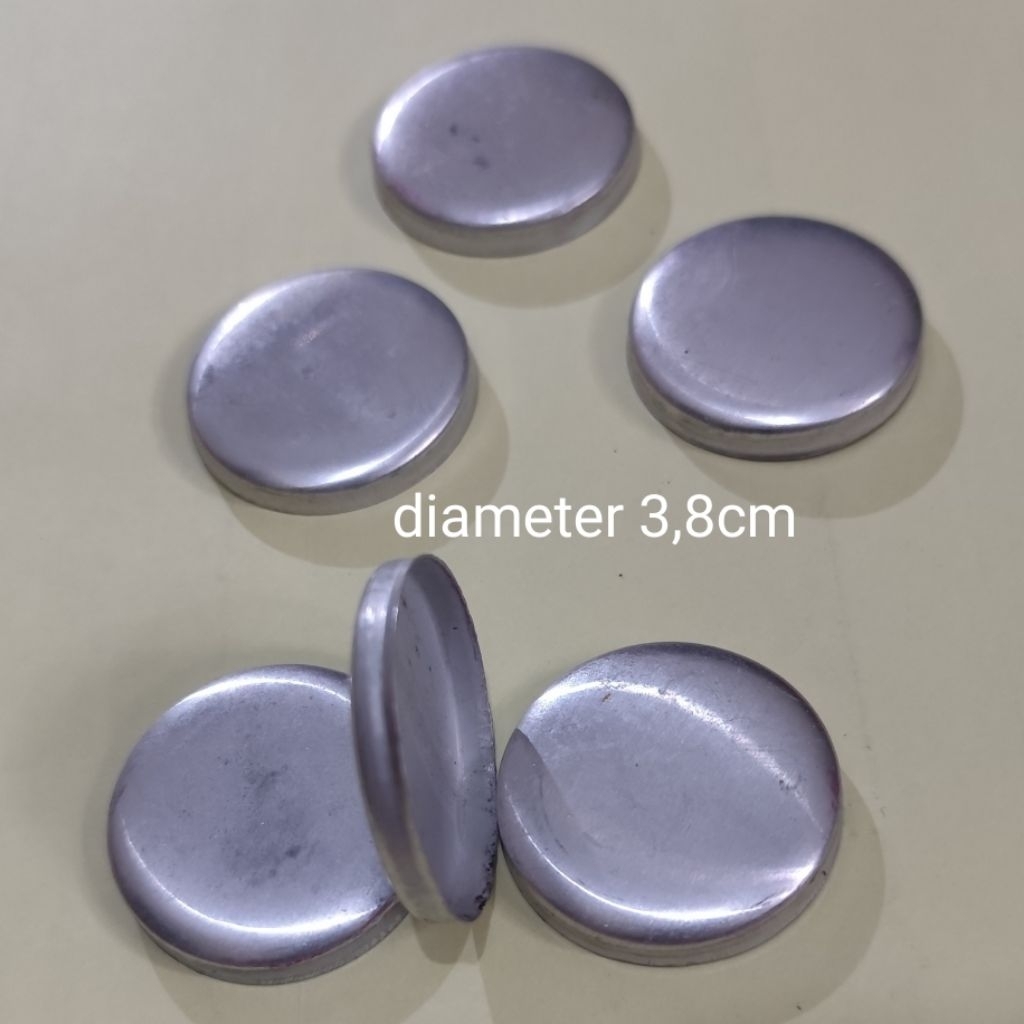 Dop velg ban miniatur mobil truk oleng diameter 3,8cm bahan kaleng