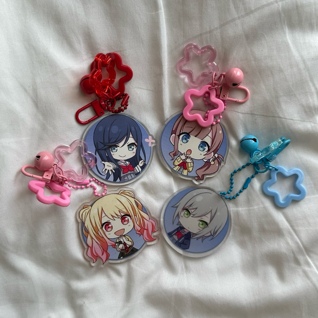 leo need keychains (ichika,shiho,saki,honami) | project sekai