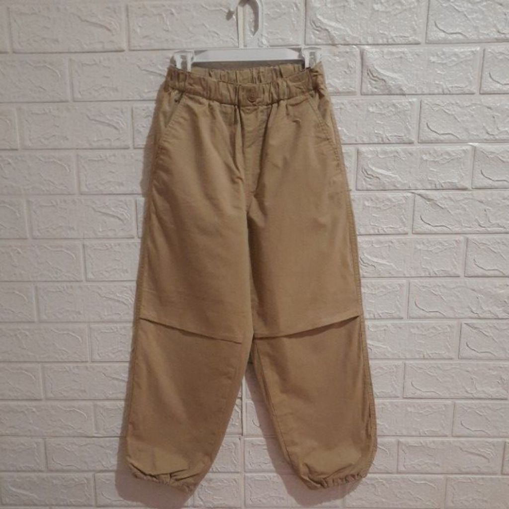 Jogger chino anak UNIQLO size 130/LP 54 P 76