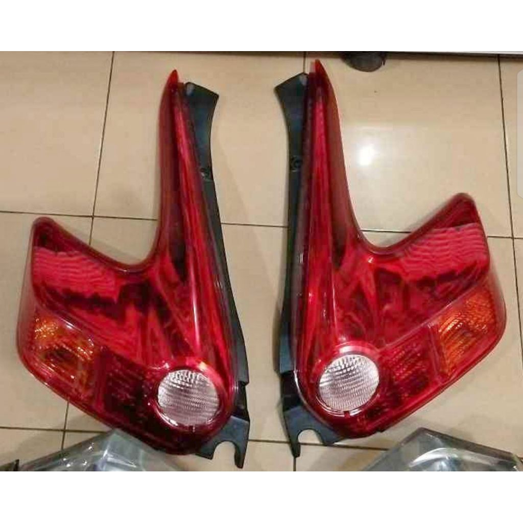 STOPLAMP LAMPU BELAKANG NISSAN JUKE 2011-2013 ORIGINAL