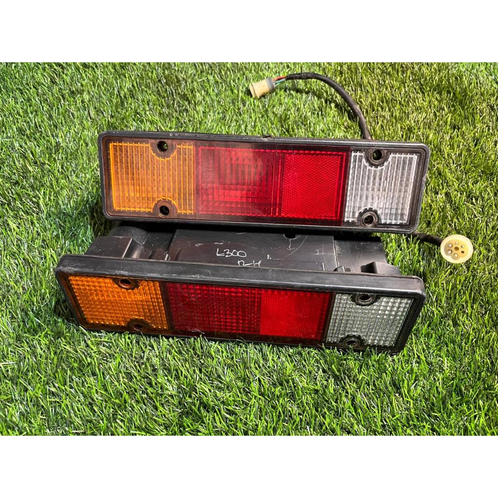 Stoplamp stop lamp Lampu Belakang Mitsubishi L300 diesel ori copotan tahun muda