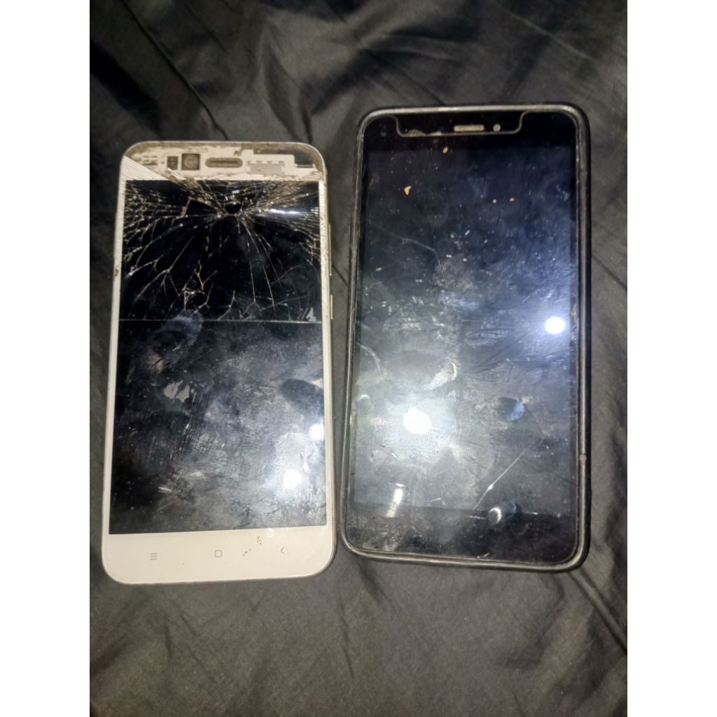 borongan 2 hp mi a1 ram 4/64 dan redmi note  ram 3 mesin nyala lcd gelap
