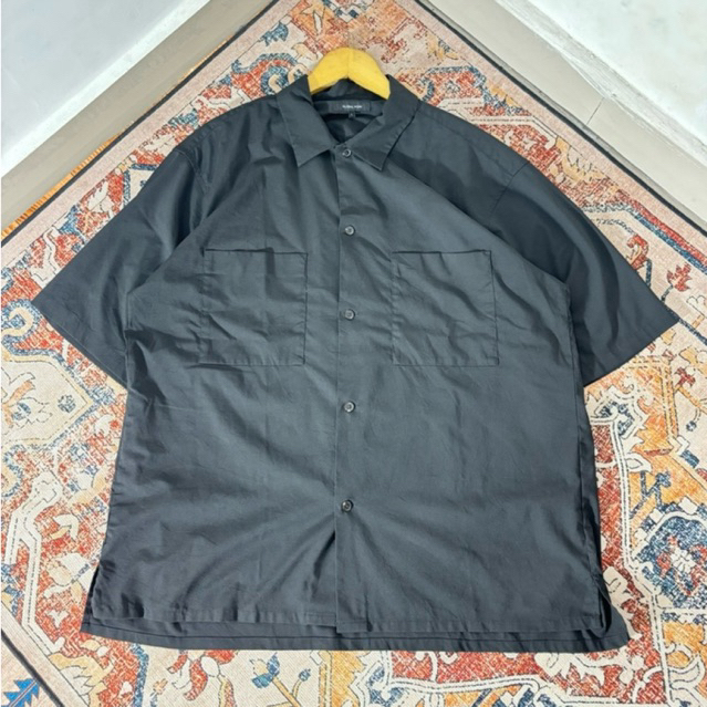 KEMEJA PENDEK GLOBAL WORK HITAM