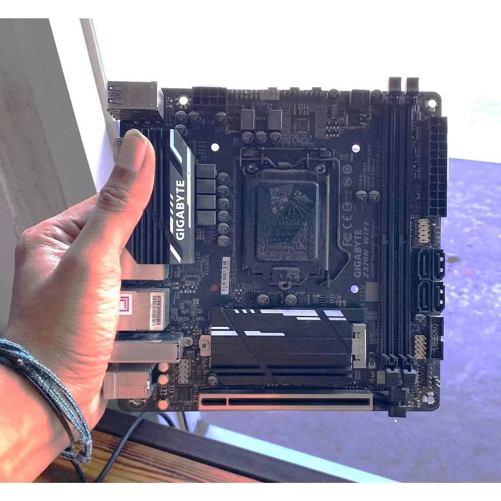 micro itx motherboard Gigabyte z370n l Processor core i5 8400 2.80ghz dual lan