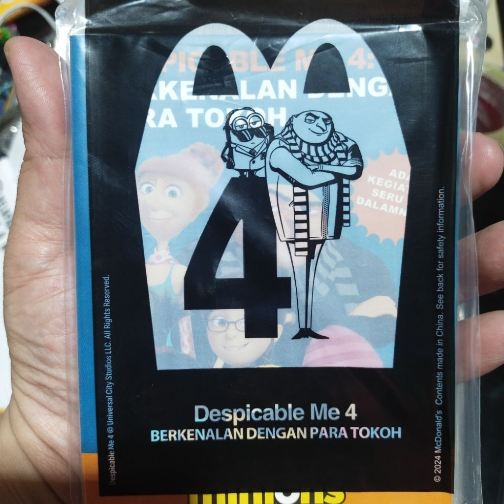 buku Minions happy meal MC donalds