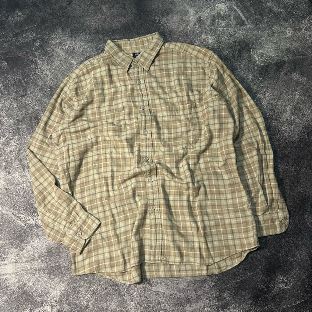 Flannel Second “Uniqlo Flannel One Pocket Long Sleeve Shirt”