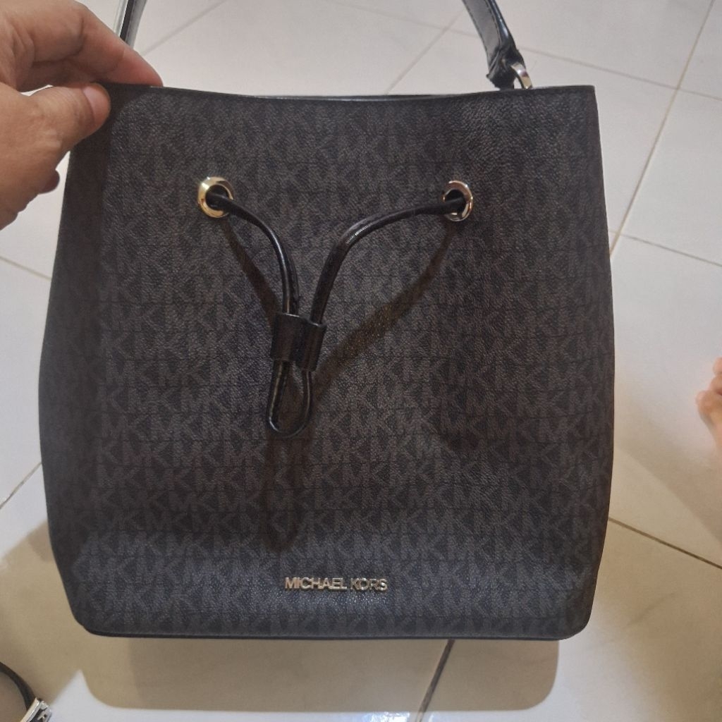 Tas Preloved MK SURI BUCKET SIZE LARGE
