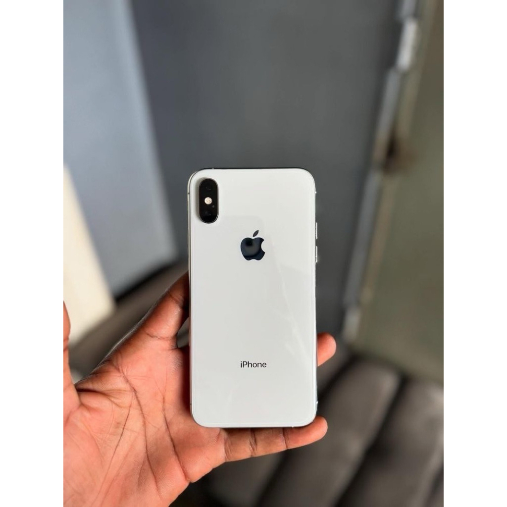 iPhone X 64 GB Silver Smartfren/Tri Kondisi Matot