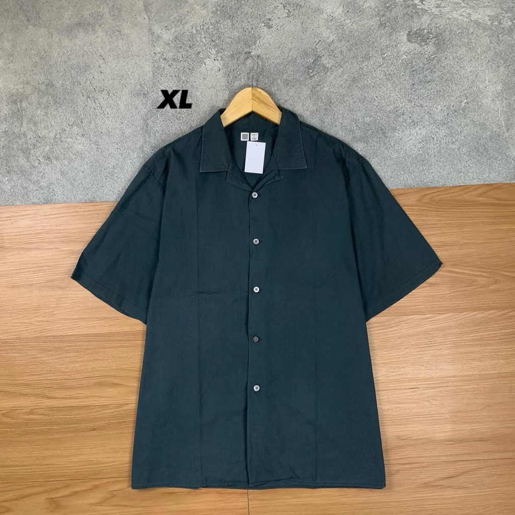 Uniqlo Basic Open Collar Shirt Apr 182