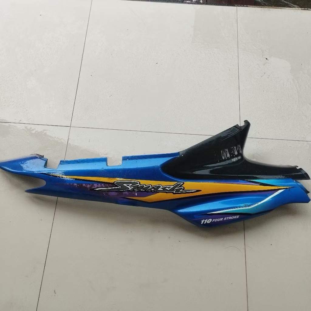 Cover body belakang sebelah kanan Suzuki Smash 110 Original copotan motor