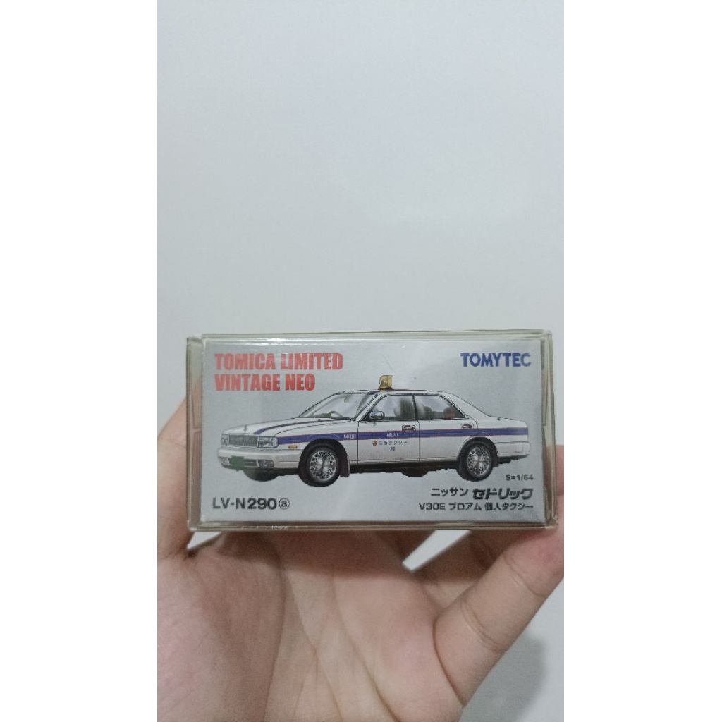 Tomica Limited Vintage Neo Nissan Cedric Japan taxi private