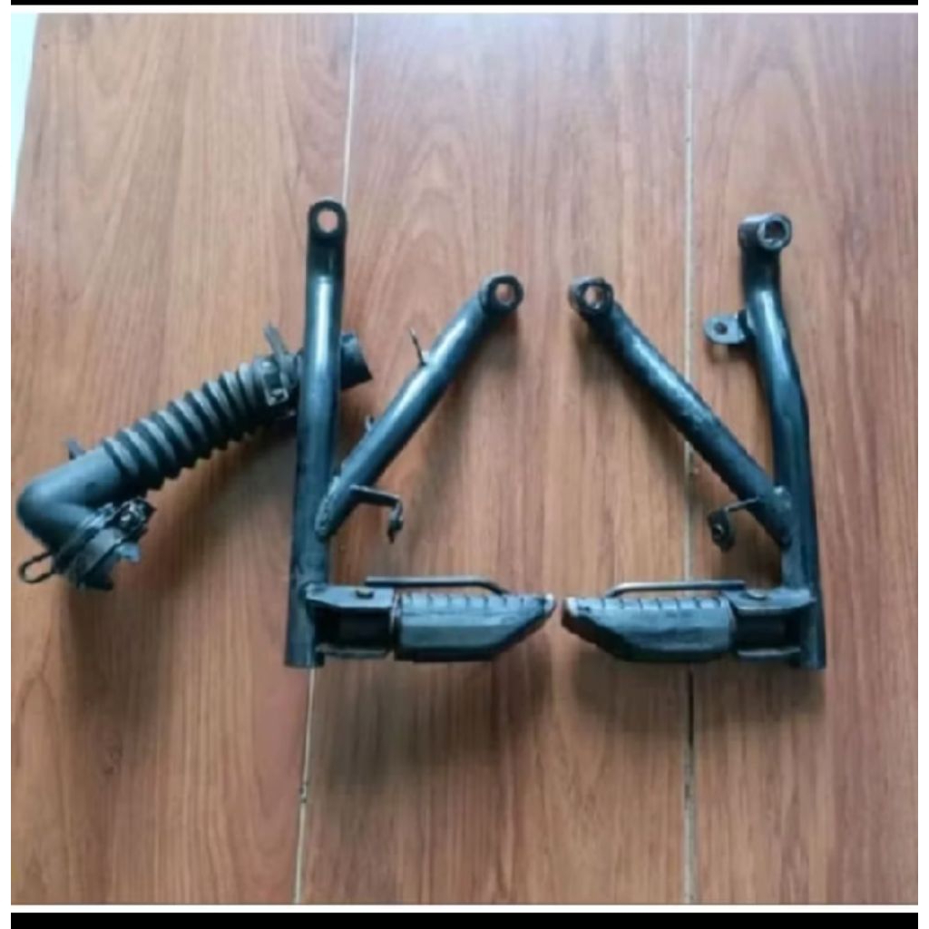 Bustep Footstep Postep belakang Vario Techno 110/ Vario 110 karbu Original