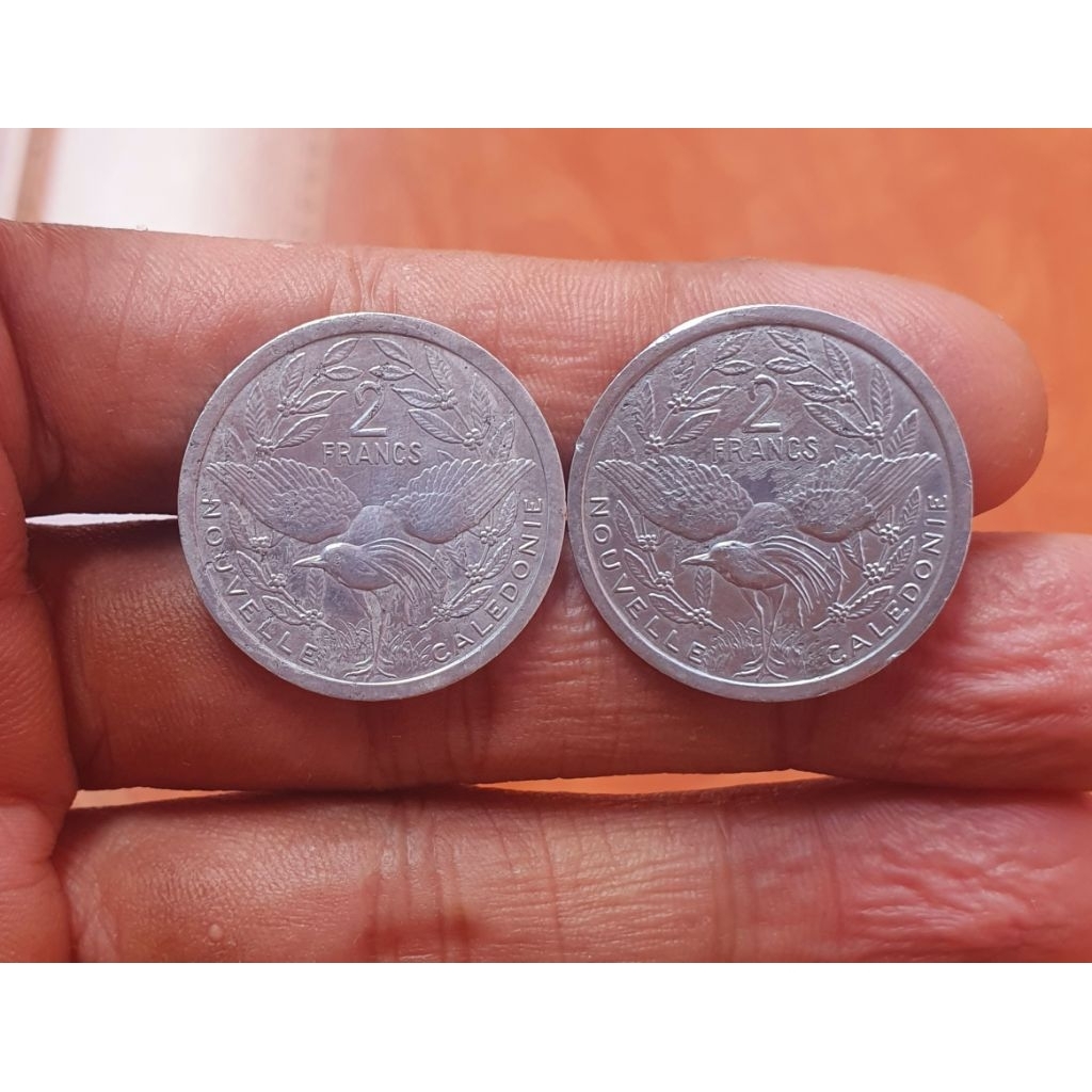 2 keping koin 2 francs set tahun new caledonia ( kaledonia baru )