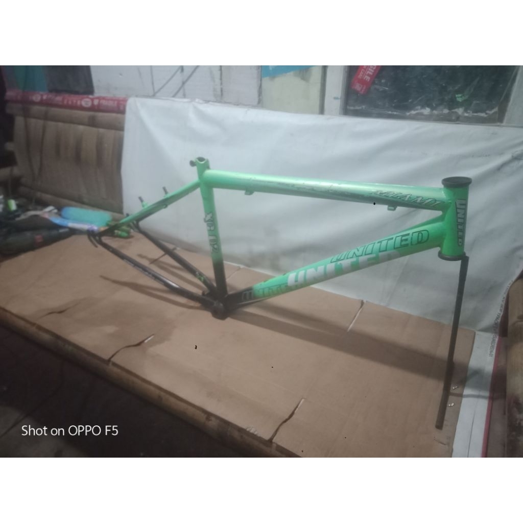 frame UNITED XC 02 ( 11057409 )