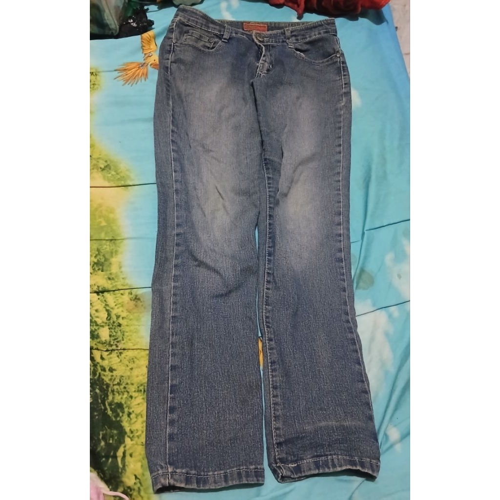 CELANA JEANS WANITA SIZE 28 (SECOND)