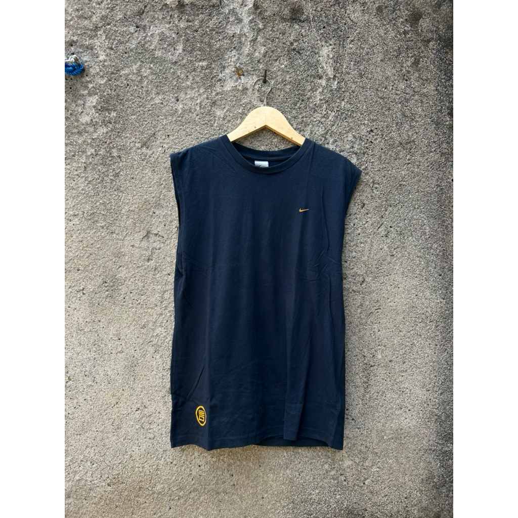 kaos nike oblong second