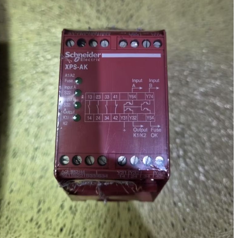 SCHNEIDER XPS-AK PREVENTE SAFETY RELAY XPSAK361144 24V