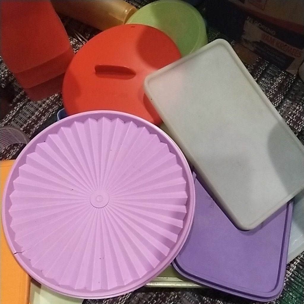 Tutup second tupperware