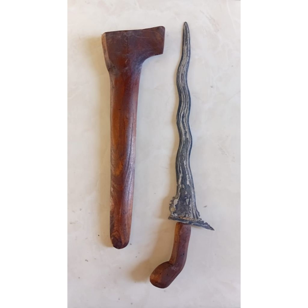 Keris Patrem Luk 7 Pamor Ngulit Semongko Panjang 26 cm