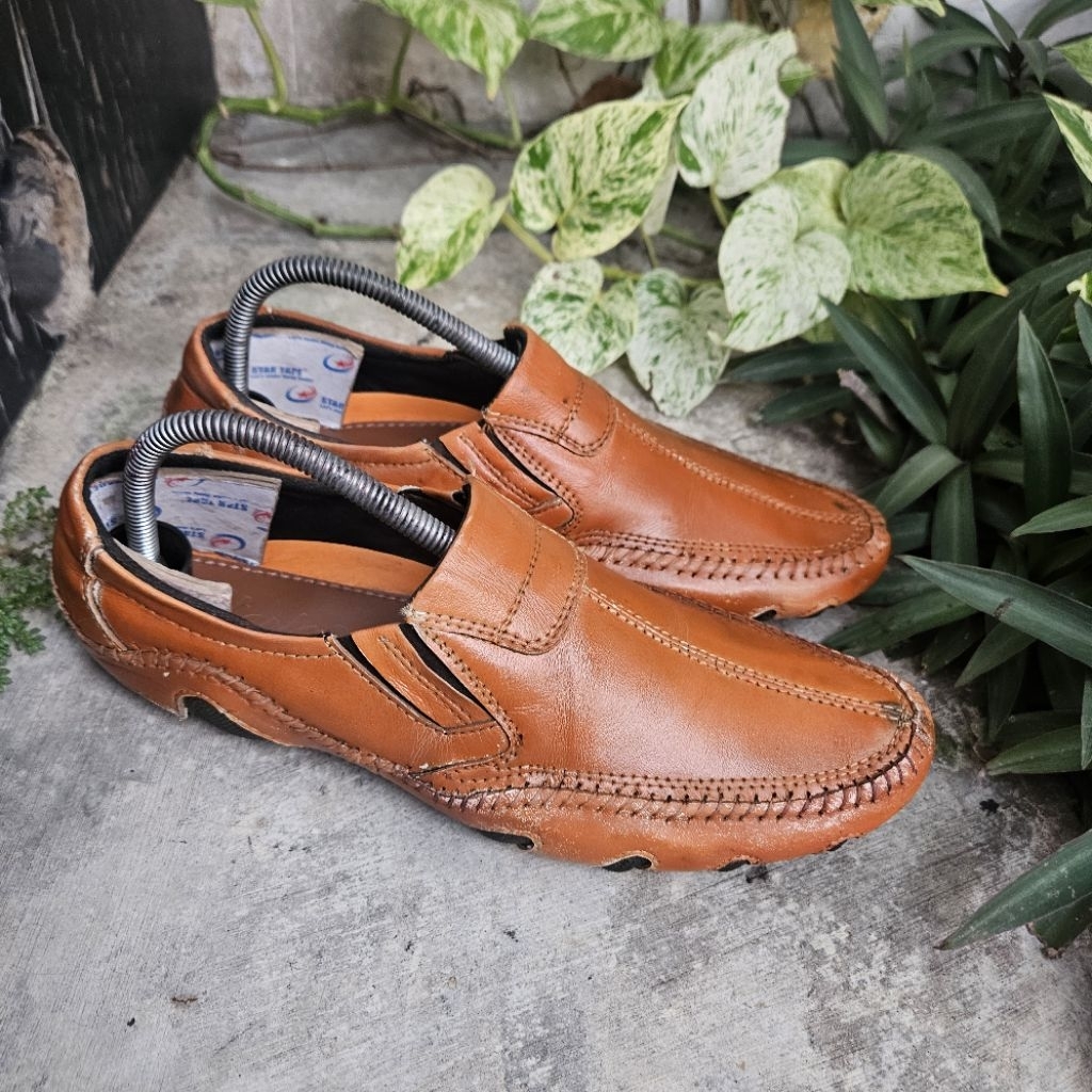 sepatu loafer second clarks size 40(25cm)