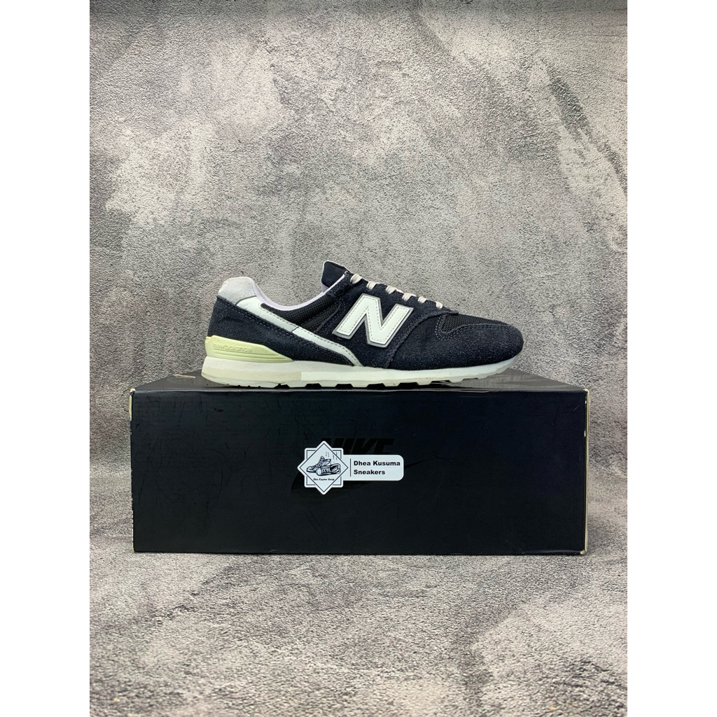 Sepatu Second Casual  New Balance 996 WLT M2 Shoes 'Black’  Size 39 insole 25 cm  Original Guarantee