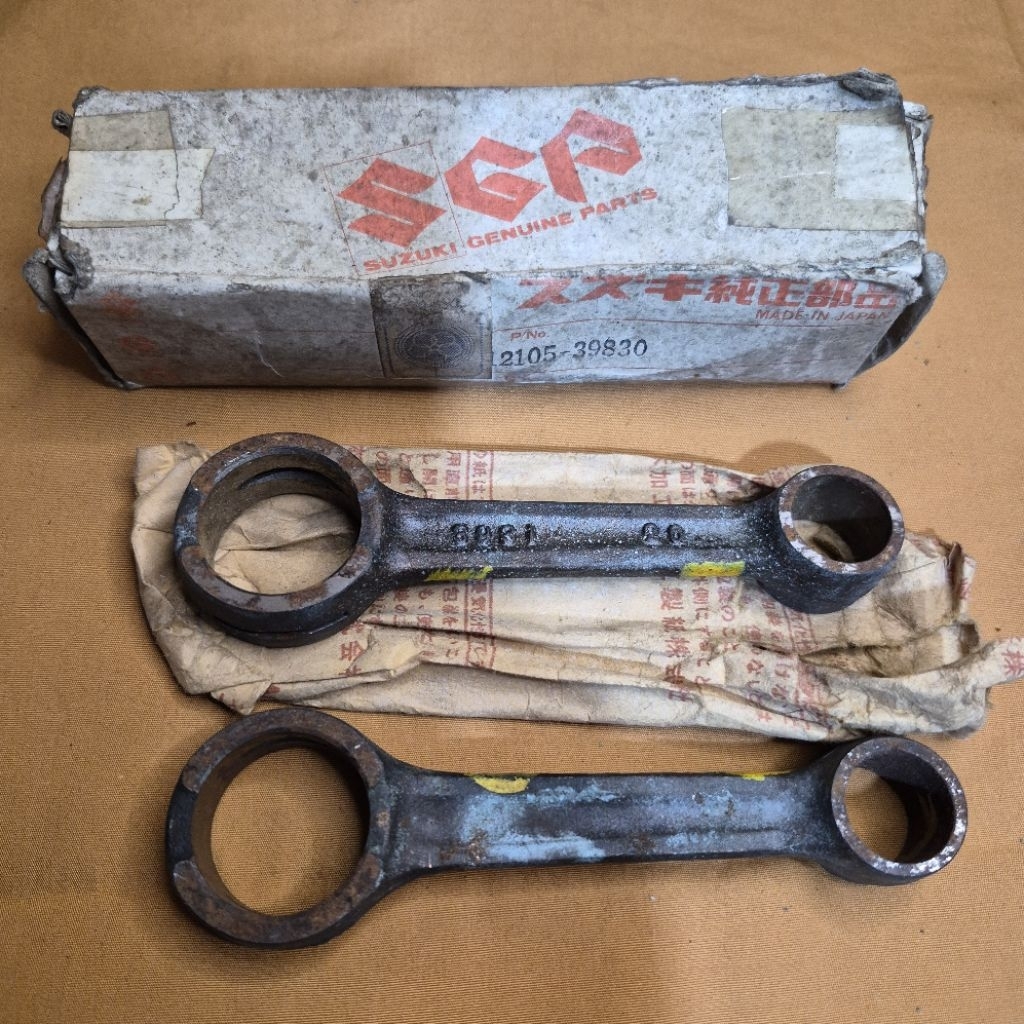 Stang Piston Seher Saja Suzuki TRS TRZ Original NOS 12105-39830