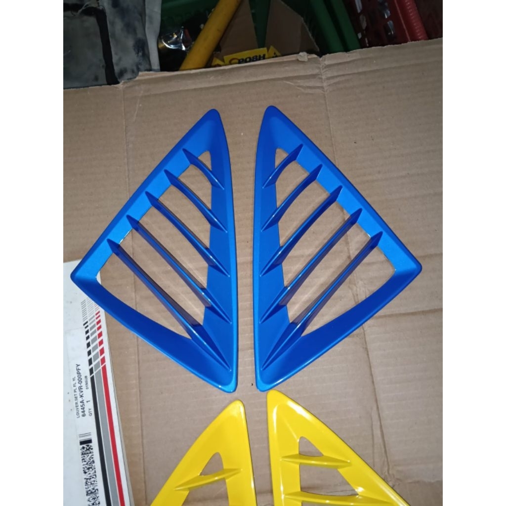LOUVER garnis sayap depan set kanan kiri Honda Revo ramping Revo lama original HONDA