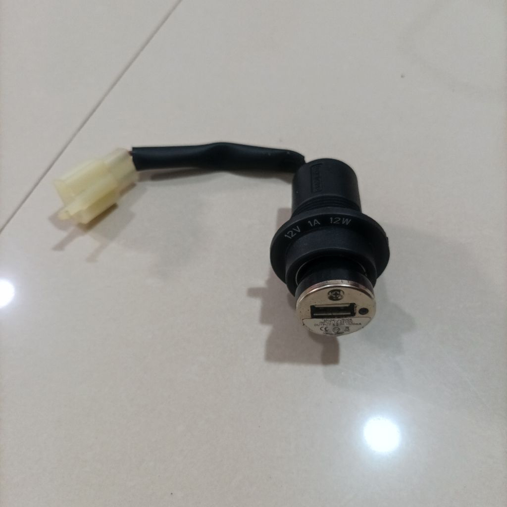 LIGHTER POWER OUTLET LIGHTER CHARGER MOBIL UNIVERSAL