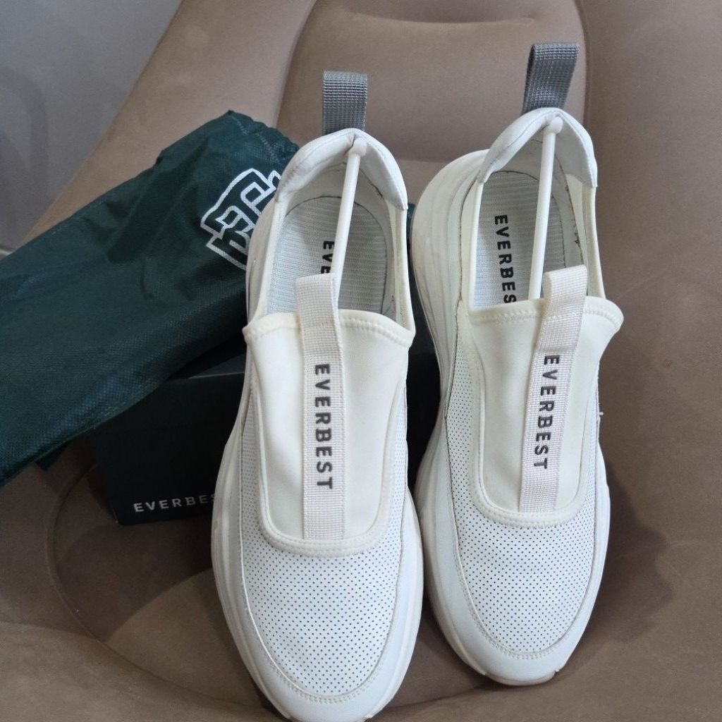 preloved sepatu everbe*t pria