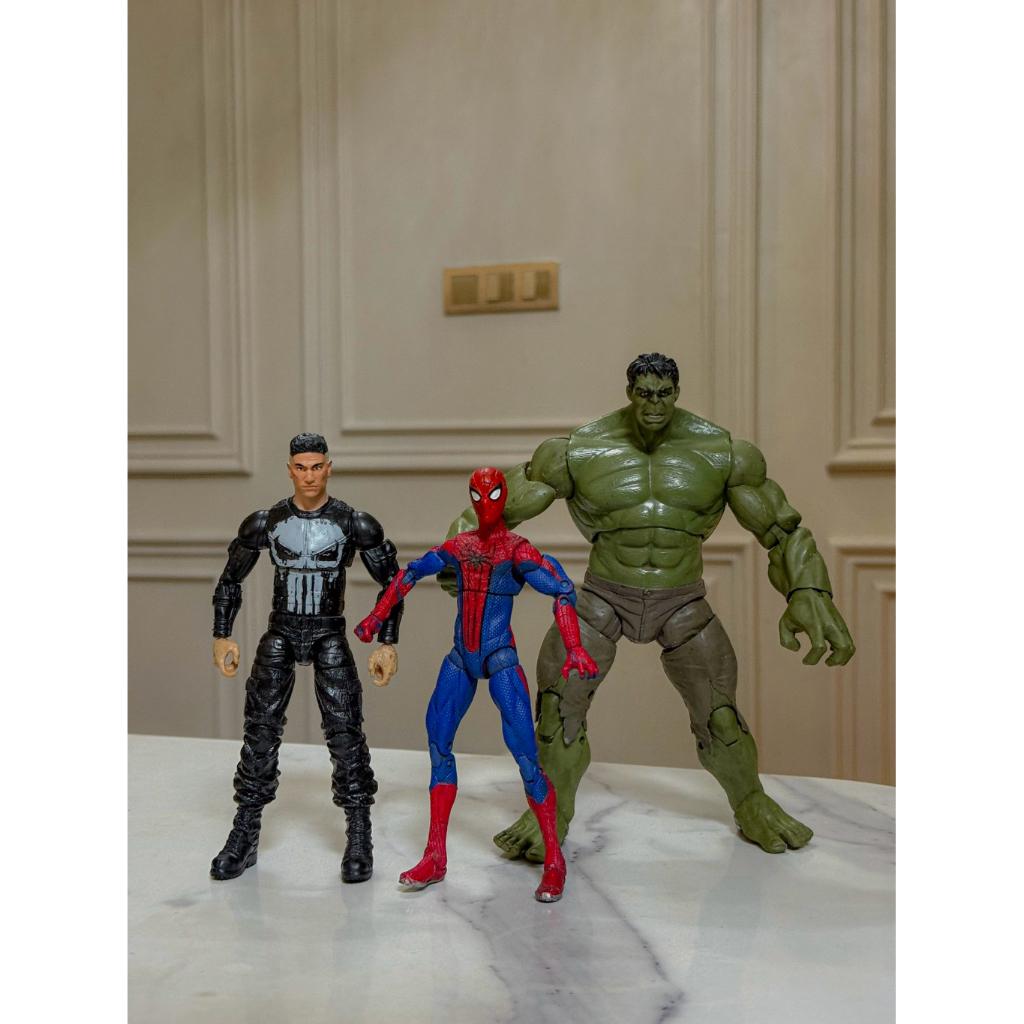 Figure Spiderman Punisher & Hulk Marvel legends original hasbro toybiz avengers doomsday brand new d