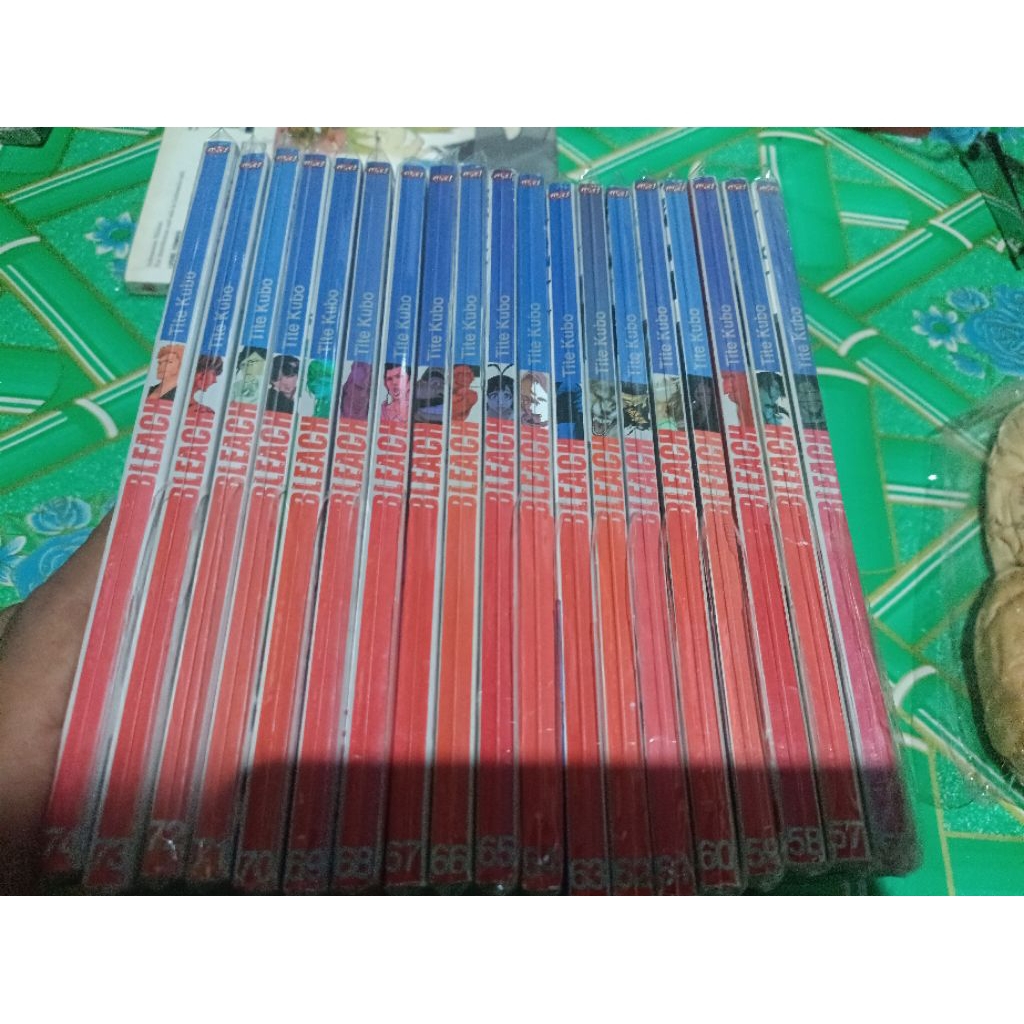 Komik Bleach 55,56,57,58,59,60,61,62,63,64,65,66,67,68,69,70,71,72,73,74 / komik Bleach vol 55,56,57