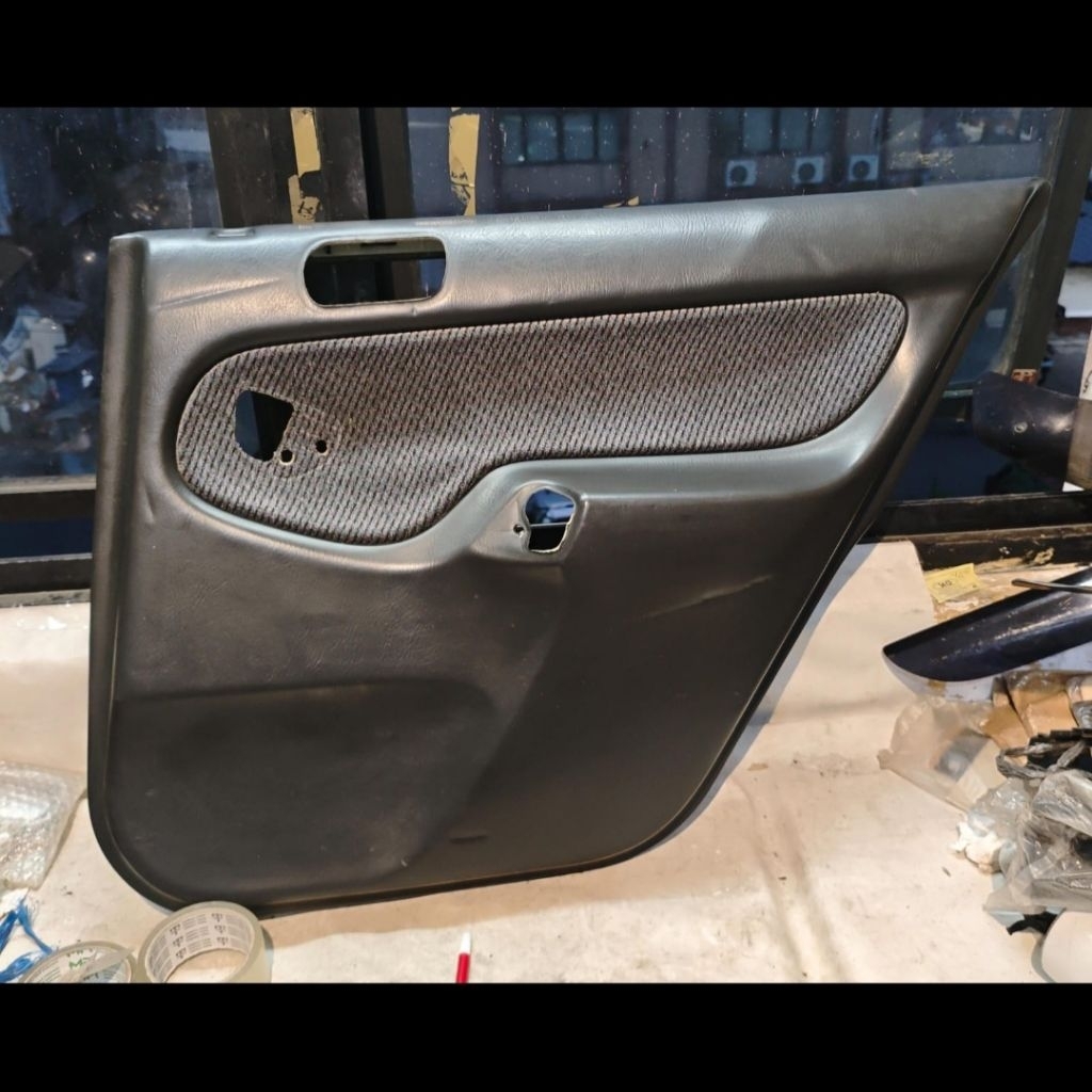 DOORTRIM HARBOT PINTU BELAKANG KANAN HONDA CIVIC FERIO NOS ORIGINAL