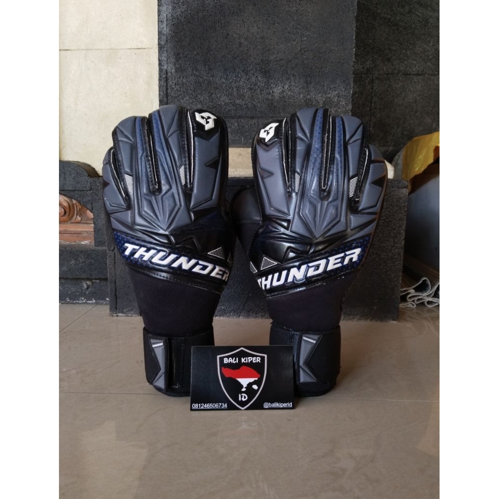 Sarung Tangan Kiper Thunder Varsha Series