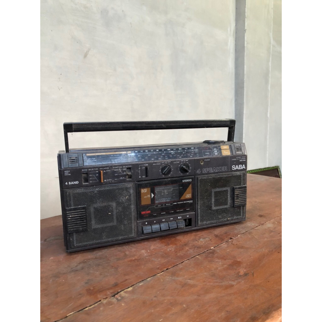 pajangan Radio tape jadul lawas