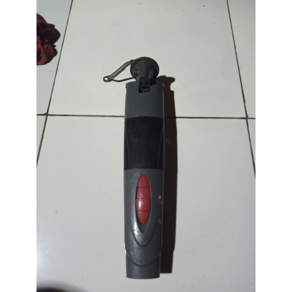 Body kipas angin Maspion berdiri