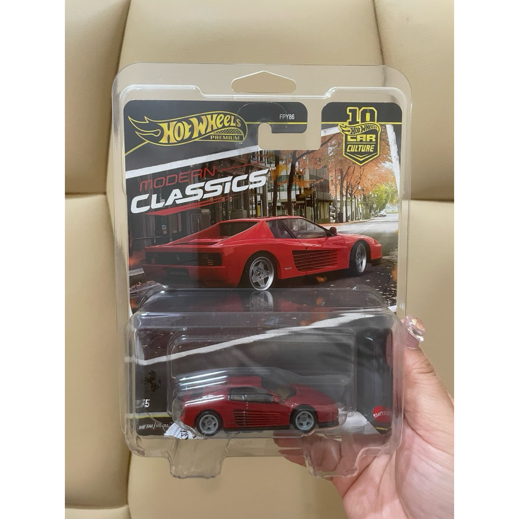 HOT WHEELS MODERN CLASSICS FERRARI TESTAROSSA